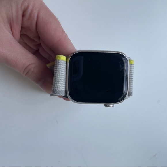 Series 8 Apple Watch - Picture 2 of 7